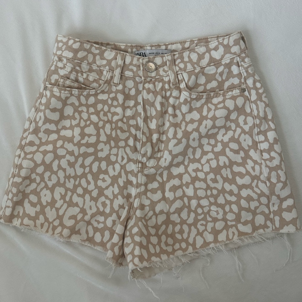 Zara Cream Leopard Shorts